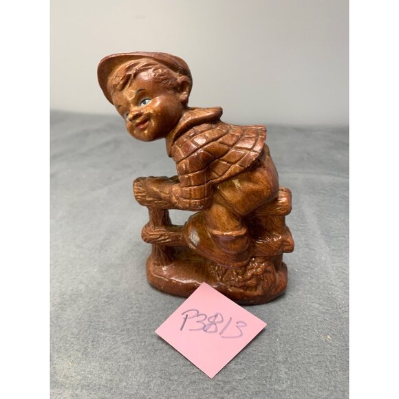 Vintage Faux Wood Wee Willie Winkie Boy Figurine Nursey Rhyme 1960s - Picture 9 of 9